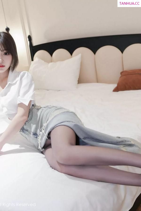 汁汁  [XiuRen]高清写真图 2025.05.19 No.10294 汁汁 魅惑黑丝第23张图片